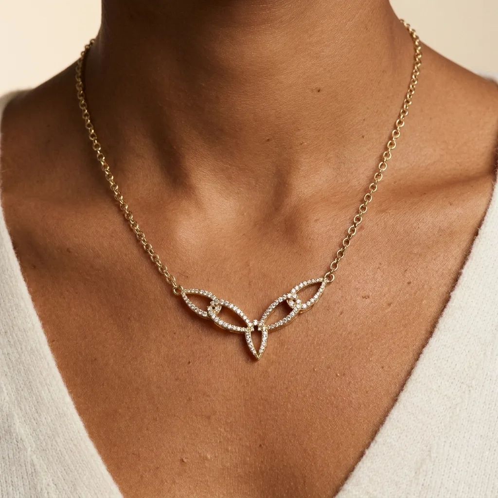 Necklace view 2