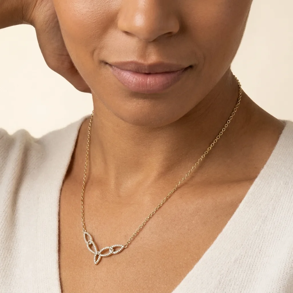 Necklace view 3