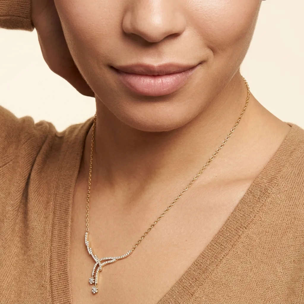 Necklace view 3