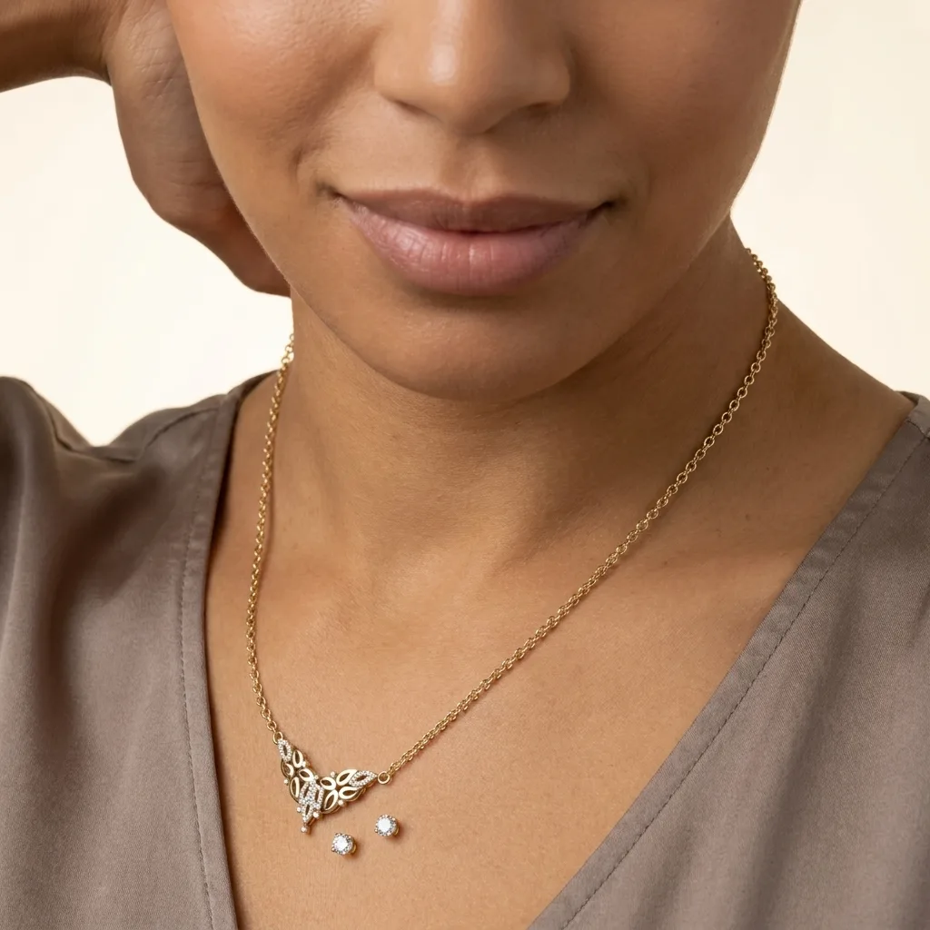 Necklace view 3