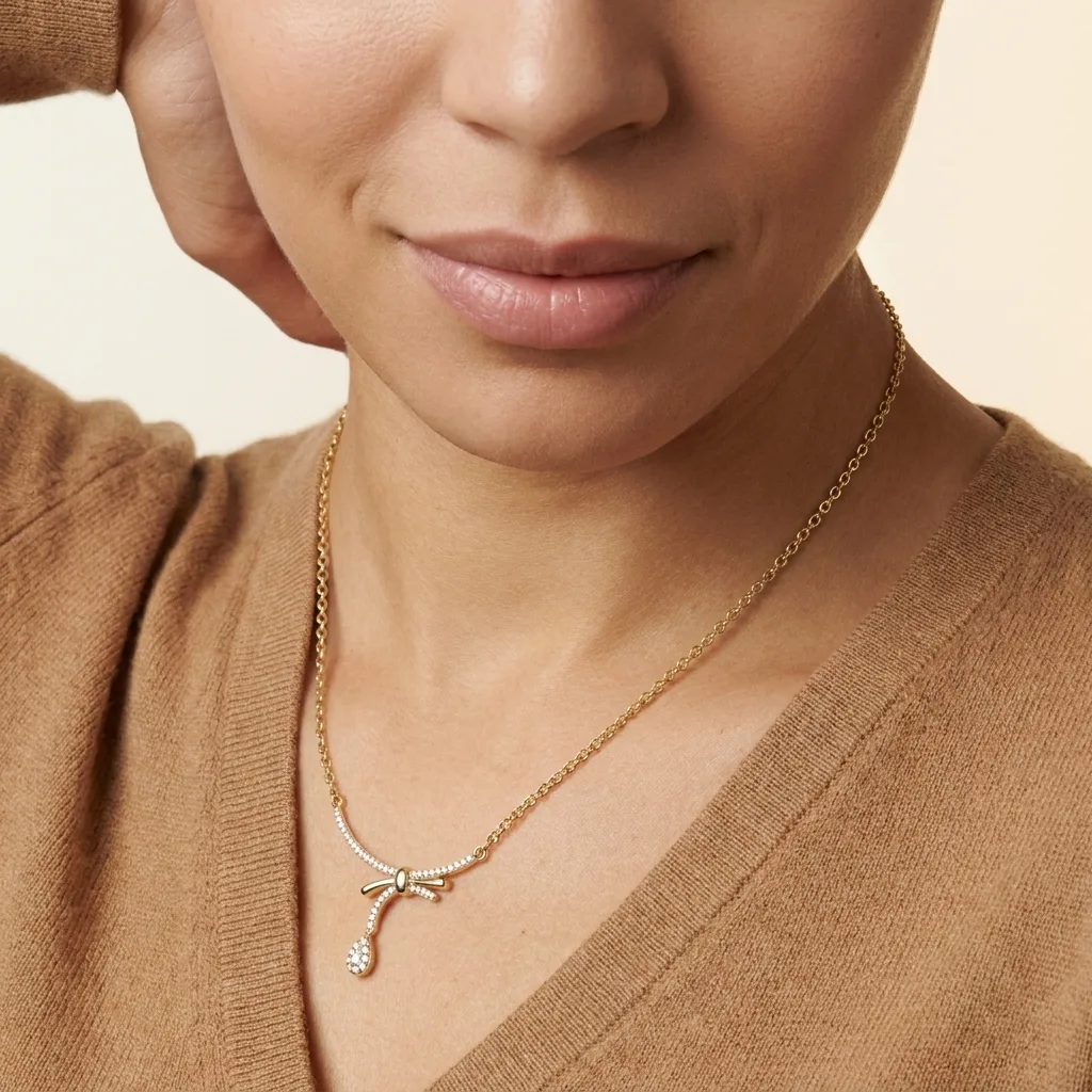 Necklace view 3