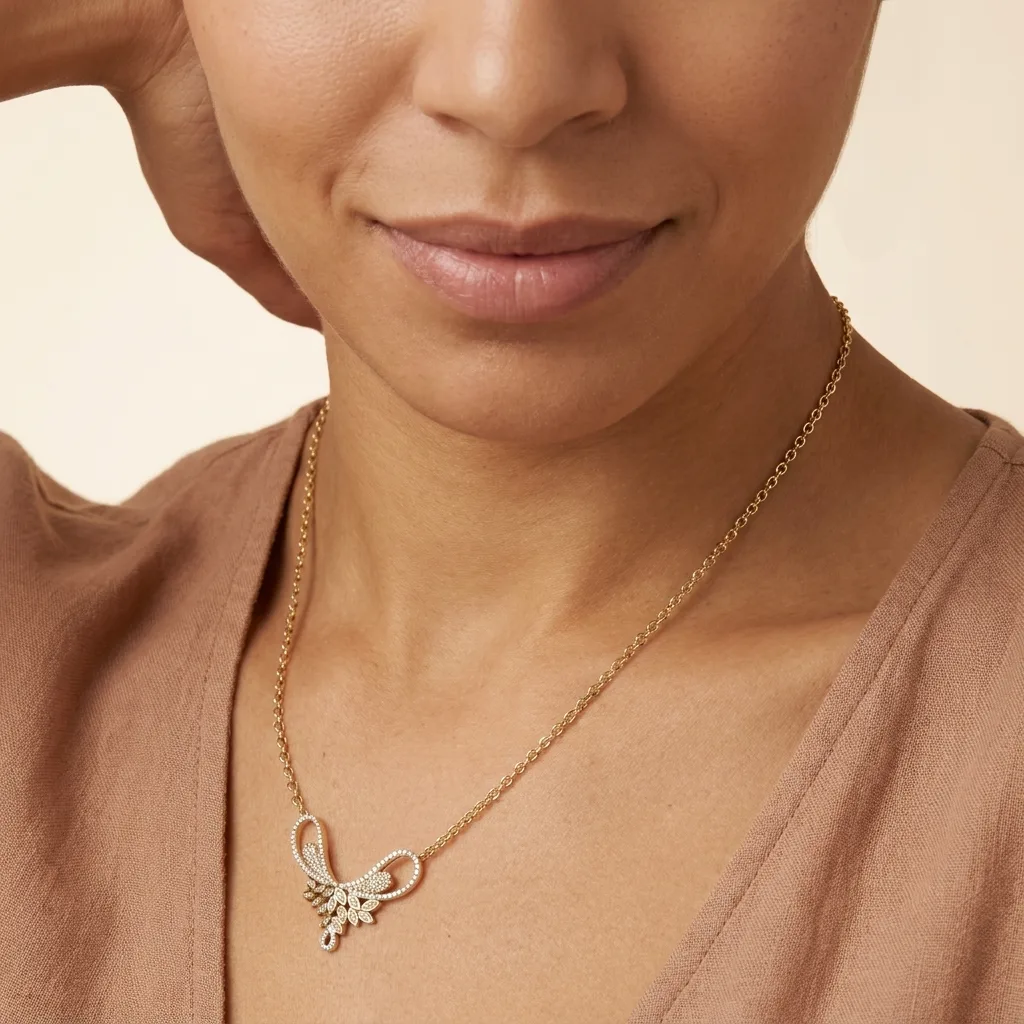 Necklace view 3